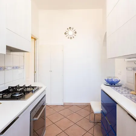 Valdonica, By Short Holidays *